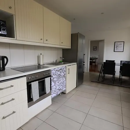 Grosszuegiges Loft Mit Billardtisch *