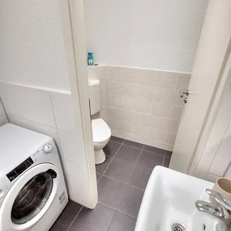 Grosszuegiges Loft Mit Billardtisch Neumünster